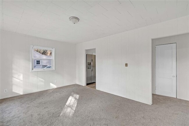 Building Photo - 40 Lilac Ln