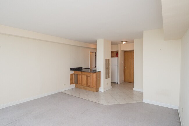 Building Photo - 4180 N Marine Dr