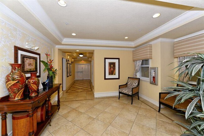 Building Photo - 1064 N Tamiami Trl