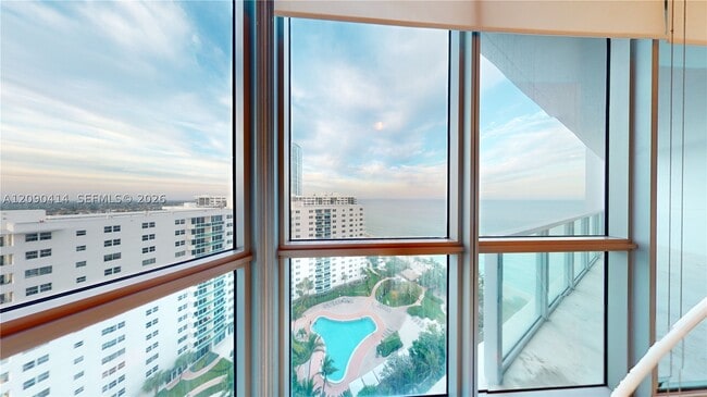Building Photo - 3101 S Ocean Dr