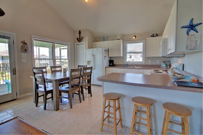 Building Photo - Surf City - 3BR 2BA Pet Friendly Cottage O...