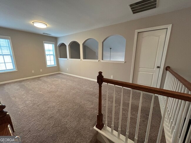 Building Photo - 2220 Copper Trail Ln NE