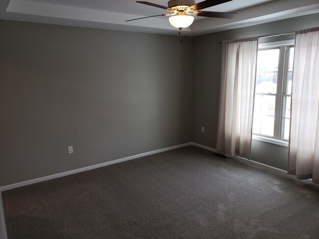 Building Photo - Cozy West Side Home + 2 Car Garage + Stain...