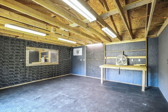 Building Photo - 1510 Crescent Dr