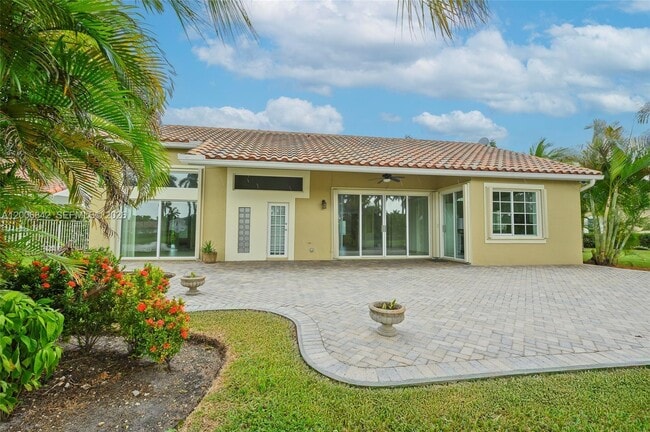 Building Photo - 1215 Balboa Ct