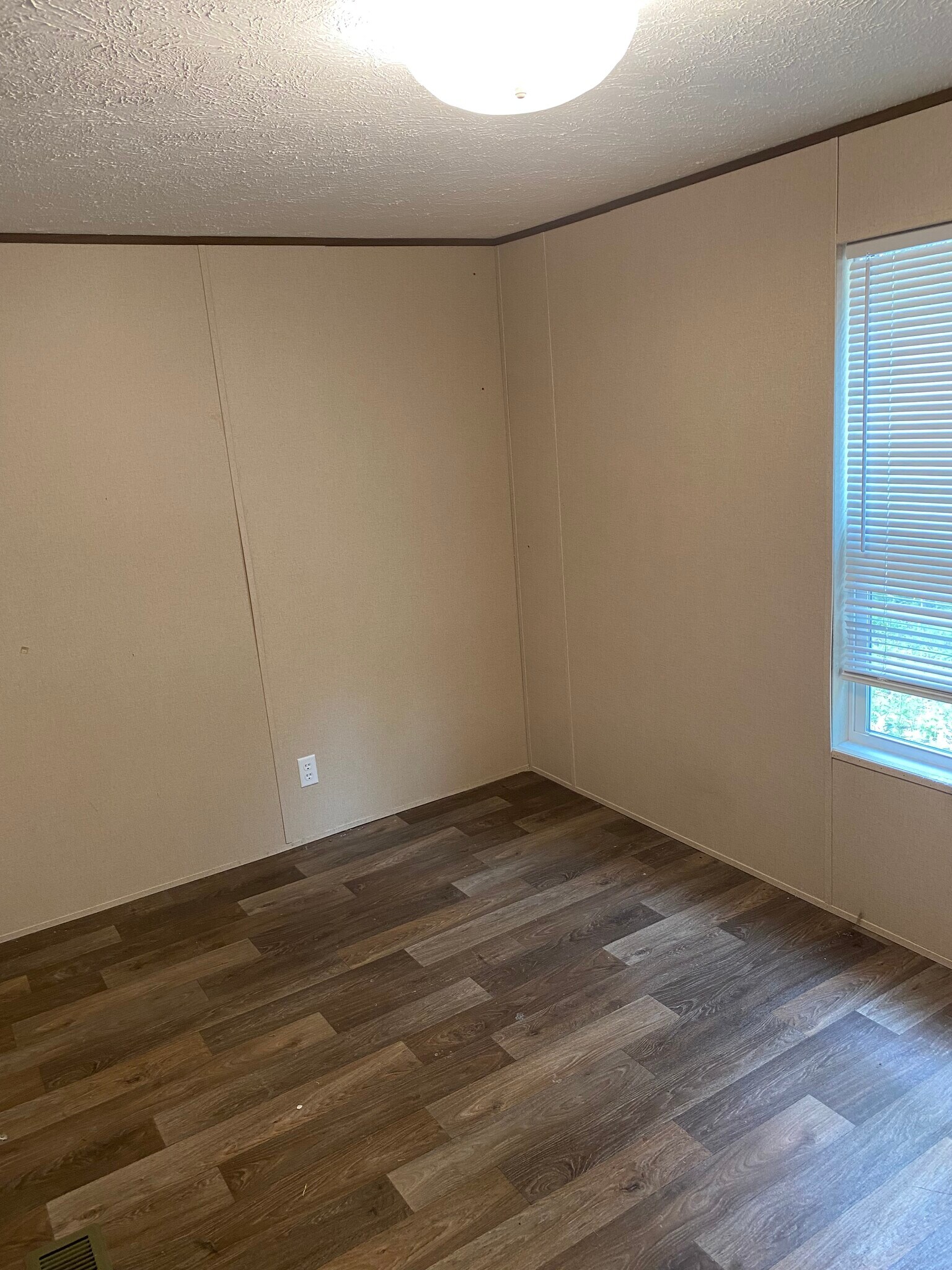 Building Photo - 1130 Freedom Rd