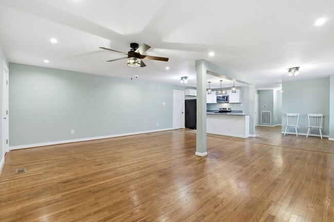 Building Photo - 121 Church of God Rd