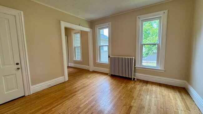 Building Photo - 51 Caledonia St NE
