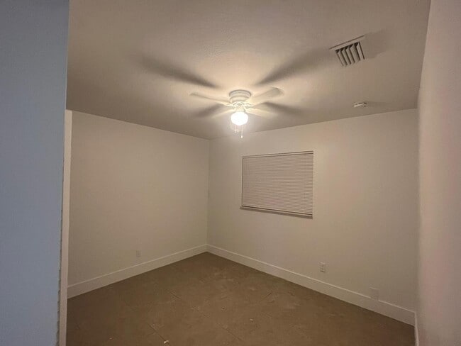 Building Photo - Carmen Ave - Fourplex