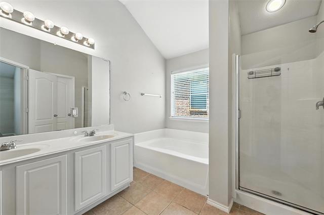 Building Photo - 9012 Heartwood Dr