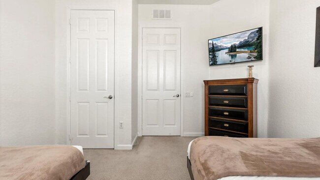 Building Photo - 5048 Shoreway Loop