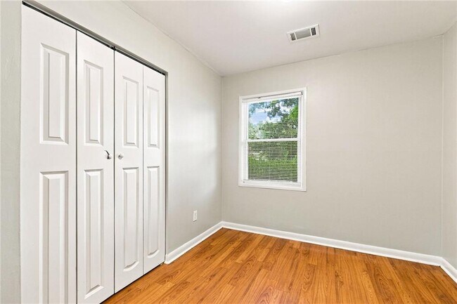 Building Photo - 6631 Baldwin Ct