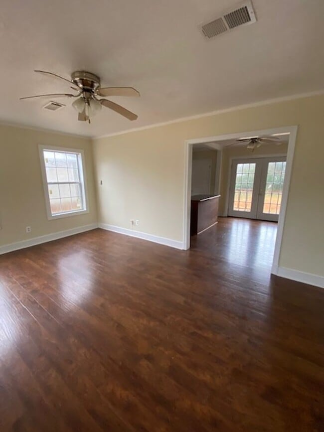 Building Photo - Renovated 2 Bed 1 Bath Home for Rent!