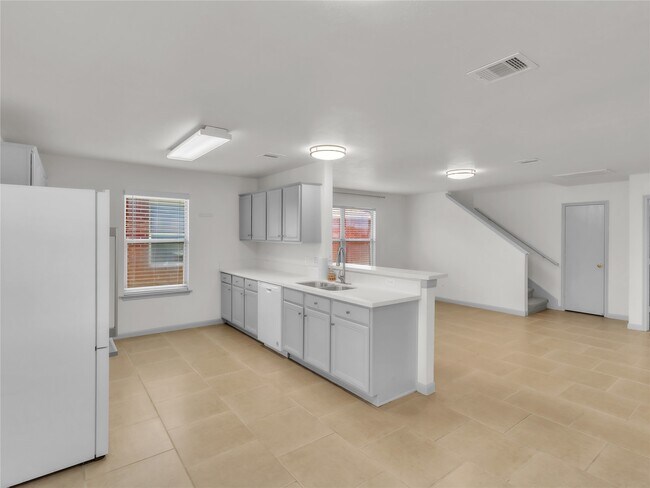 Building Photo - 19022 Yellow Thrush Dr