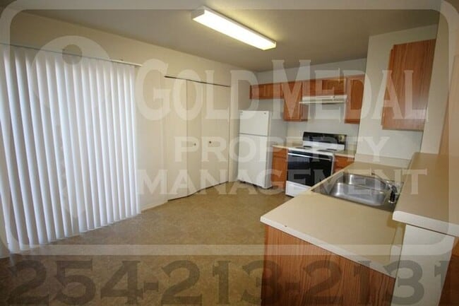 Building Photo - 306 Creek St