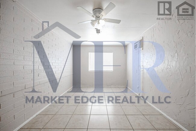 Building Photo - 5Bed/2Bath House at 35th Ave/Cactus! Move-In Ready on 04/02/2026! -- NO HOA!