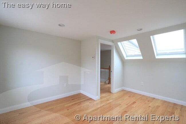 Building Photo - 29 Elmwood St