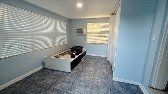 Building Photo - 2318 Washington St