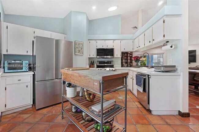 Building Photo - 301 NW 78th Ave