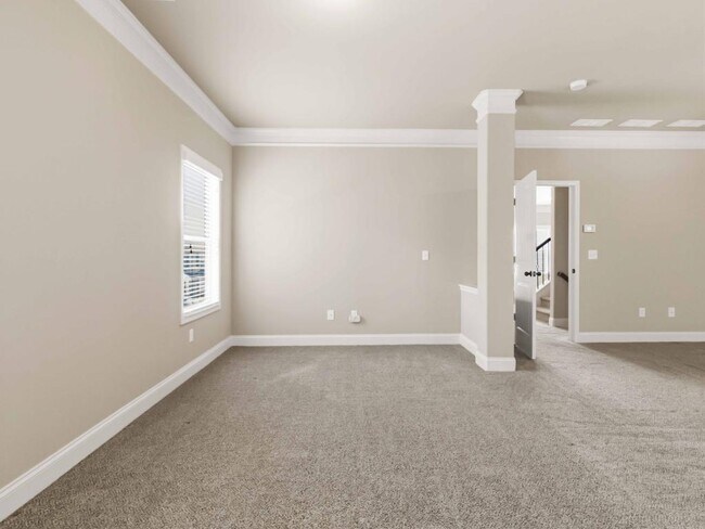 Building Photo - 310 Strasburg Dr