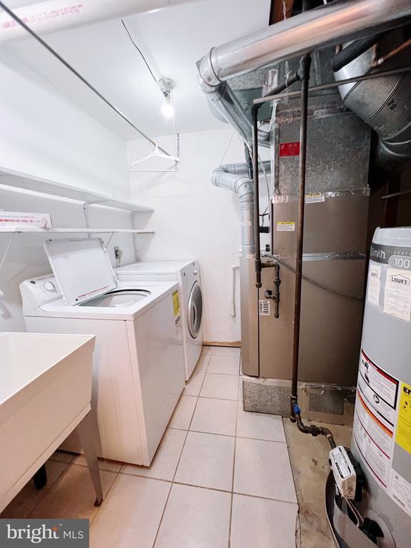 Building Photo - 6 Lazy Hollow Way