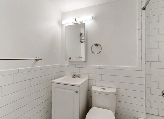 Building Photo - 50 Follen St