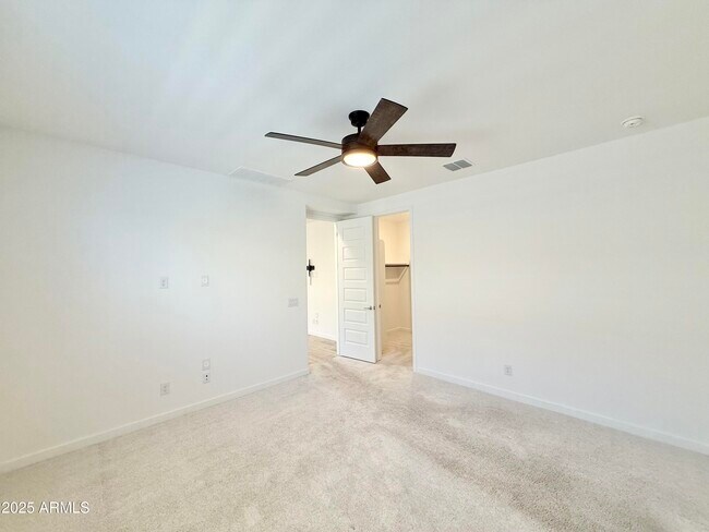 Building Photo - 3266 E Wild Dr