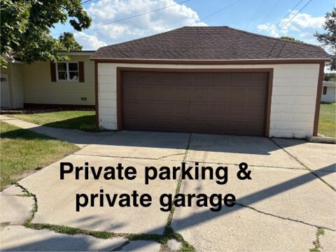 Building Photo - 304 S Beck St