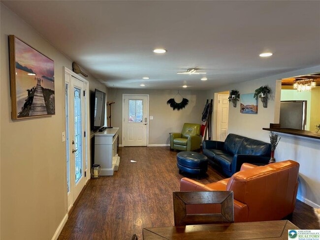 Building Photo - 312 Lehigh Dr
