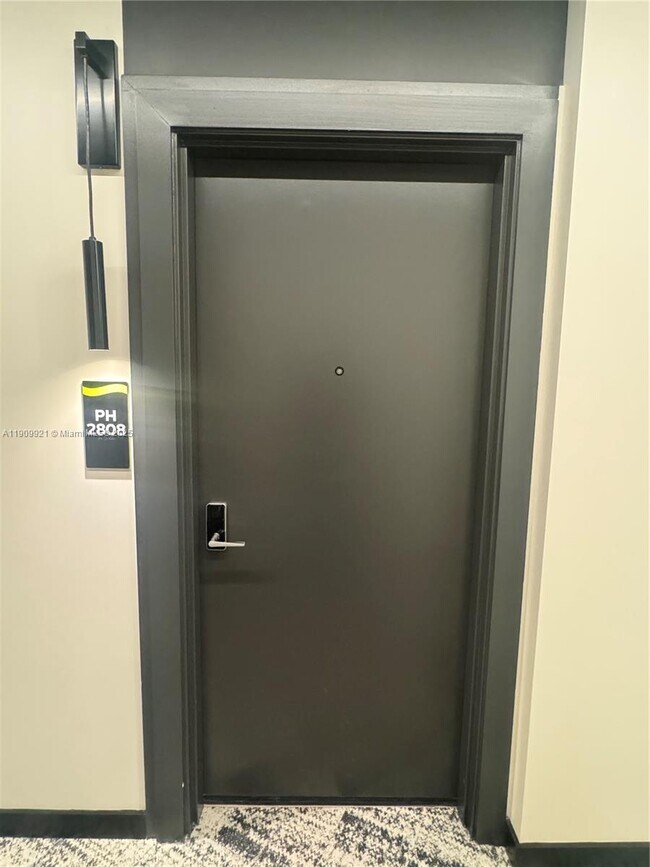 Building Photo - 307 SW 5th St