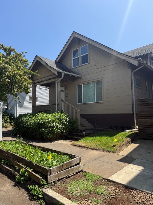 Primary Photo - Charming 3-Bedroom Home in the Heart of Ov...