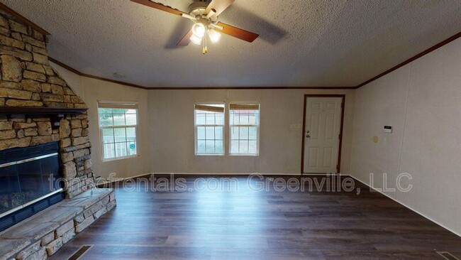 Building Photo - 509 Greywood Dr