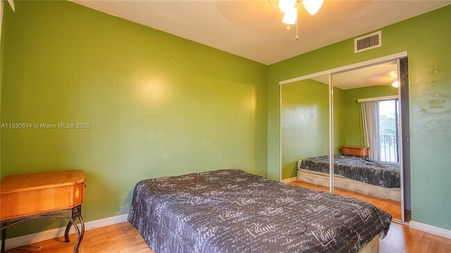 Building Photo - 11101 SW 15th Manor