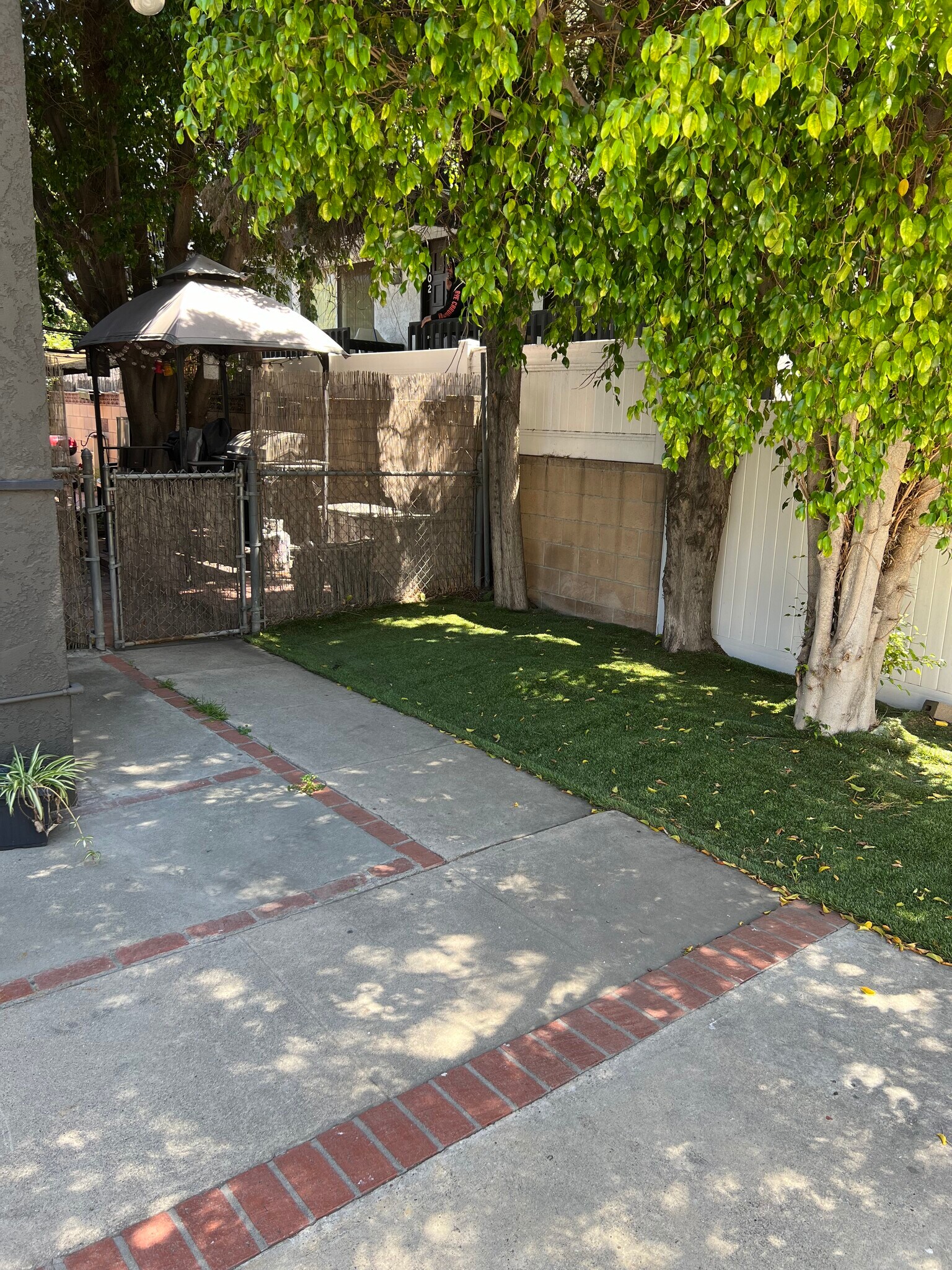 Building Photo - 12660 Oxnard St