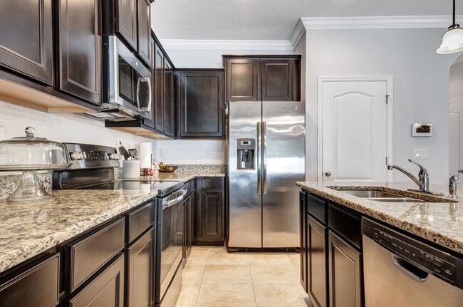 Building Photo - 10424 Red Carpet Ct