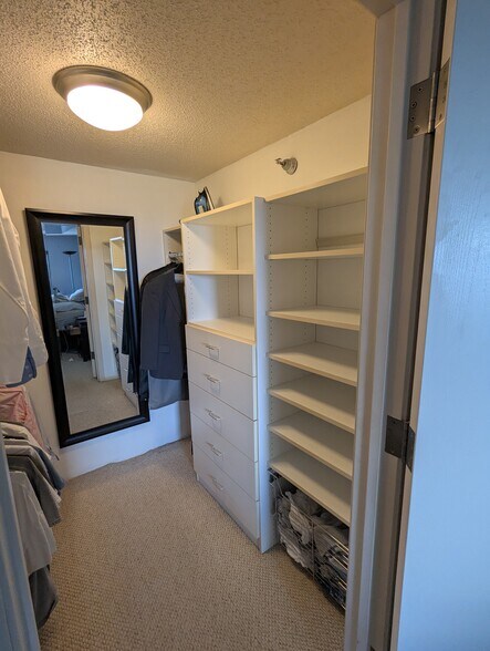 Walk-in closet - 110 1st Ave NE