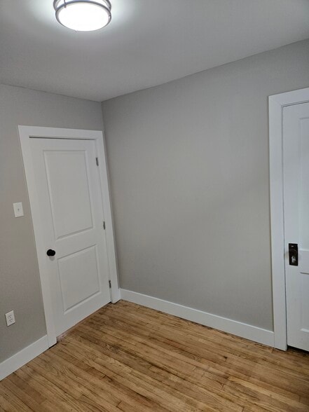 Building Photo - 1110 6th Ave