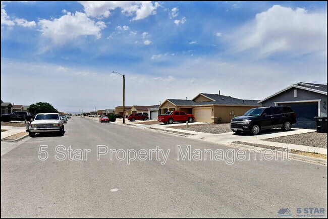 Building Photo - 916 Villa Seca Dr