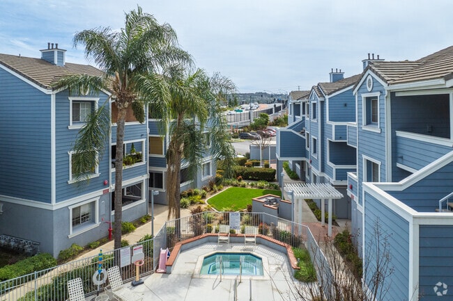 Building Photo - Lakeview Terrace Condominiums