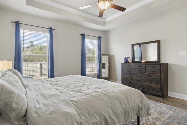 Building Photo - 1049 Stella Rd