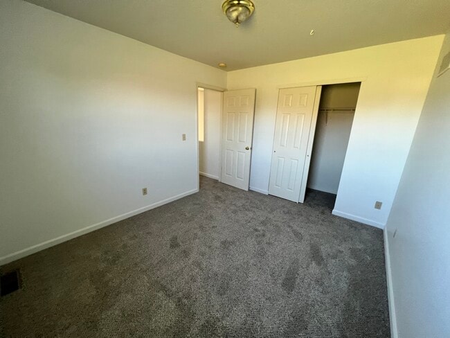 Building Photo - 308 Onyx Dr