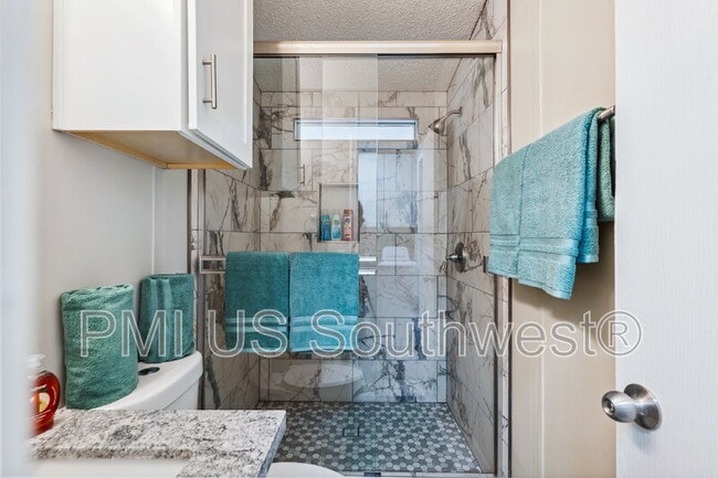 Building Photo - 437 Riverfront Dr