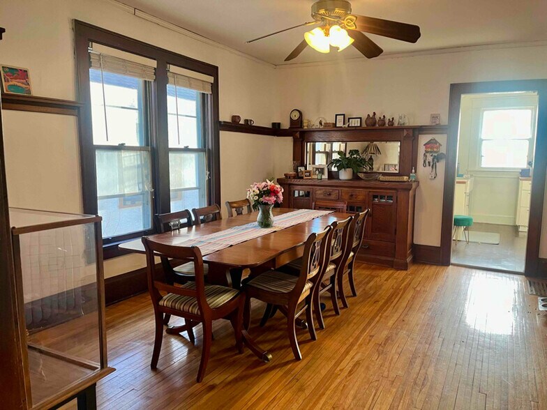 Building Photo - 3212 Lyndale Ave S