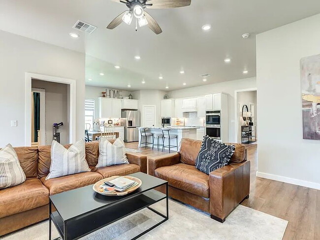 Building Photo - High-end 4 Bed, 3 Bath home in South Lubbock!