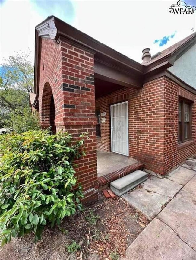 Building Photo - 2806 Ave L