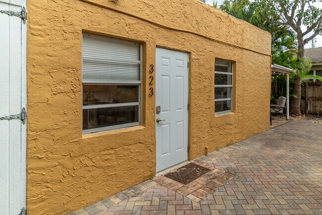 Building Photo - 321 Malverne Rd