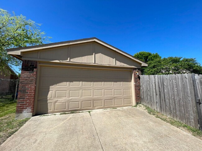 Building Photo - Perfect Home for you!