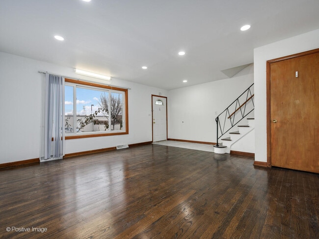 Building Photo - 68 N Albert St