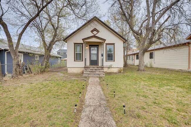 Building Photo - 744 E Cucharras St