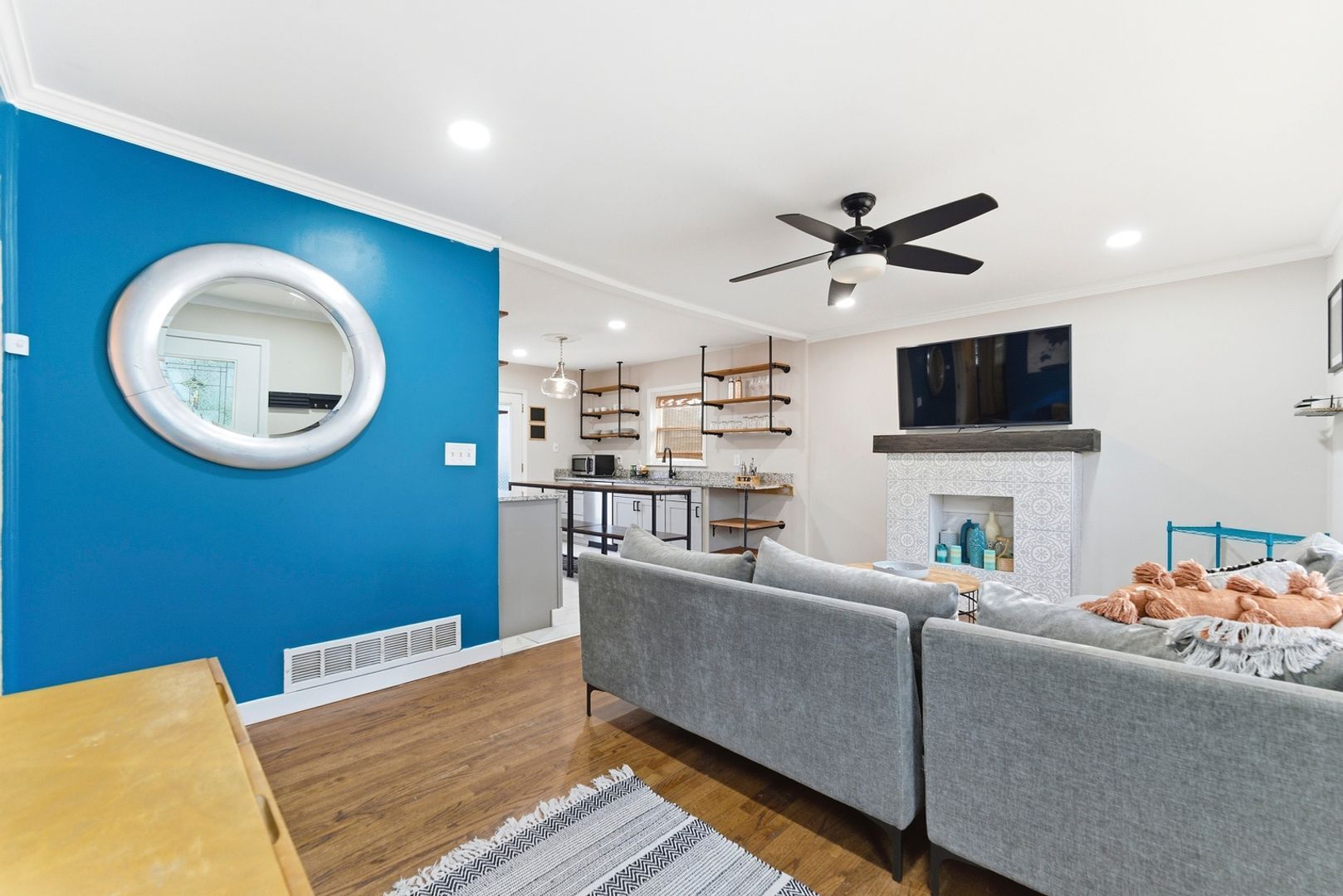 Building Photo - 3136 Forrest Hills Dr SW